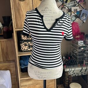 Stretch Black & White Heart Tee - Large